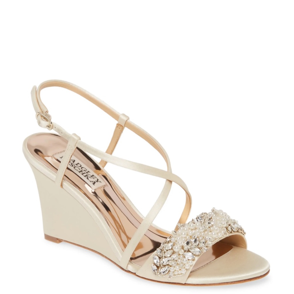 BADGLEY MISCHKA
Clarisa Strappy Wedge Evening Shoe